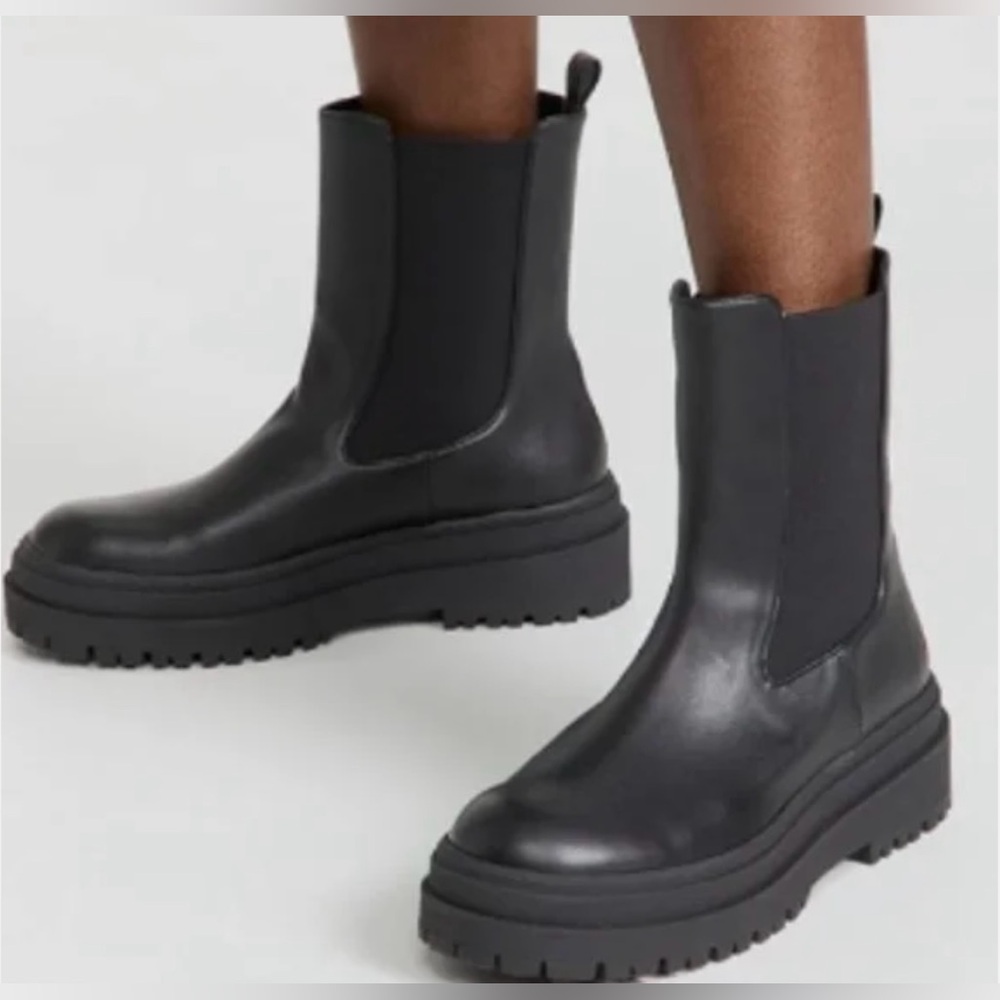 NWT Good American Women’s Chelsea Leather Boot